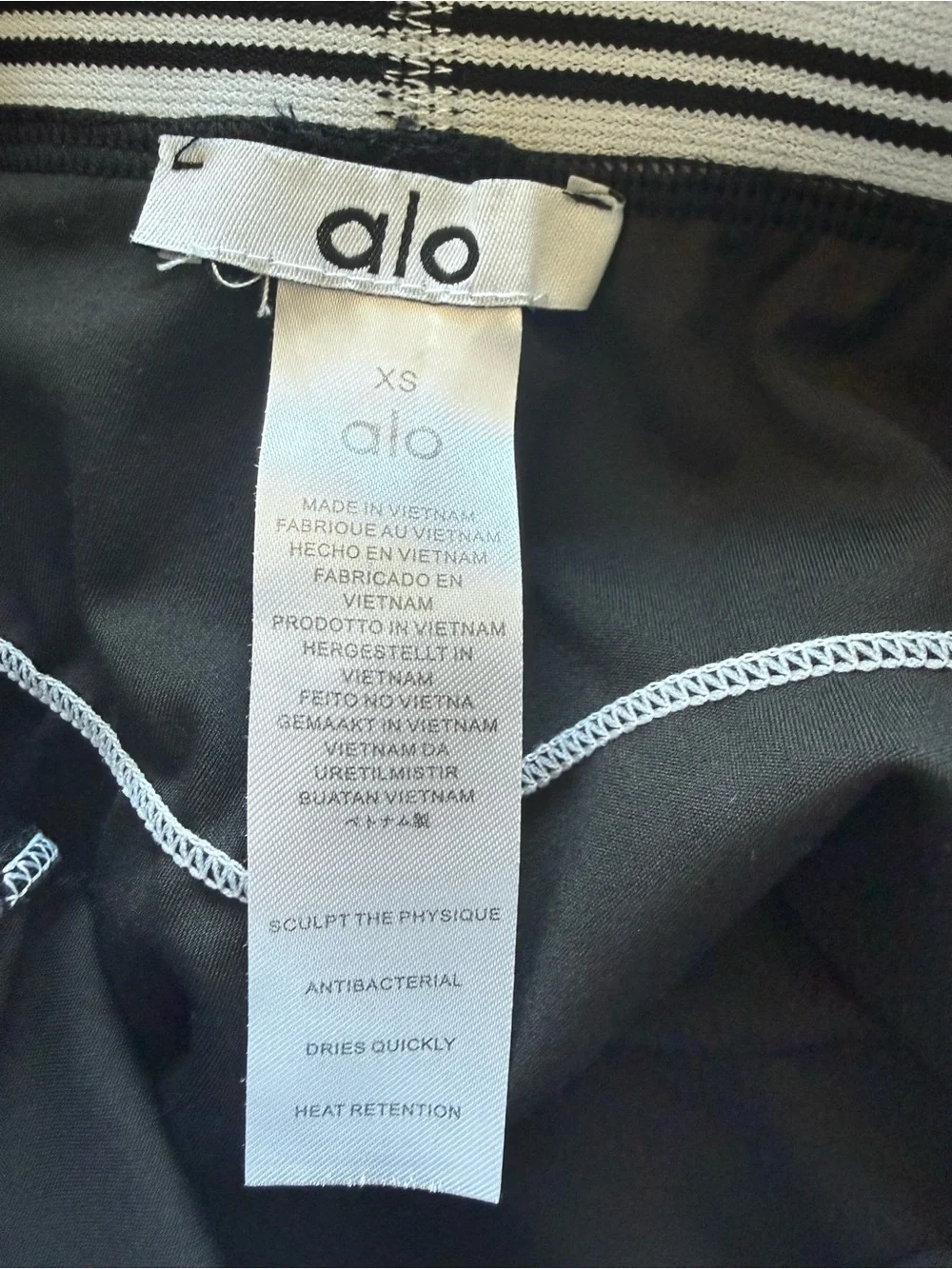 Alo Yoga Airbrush High-Waist 7/8 Heart Throb Legging Black and White Women’s XS